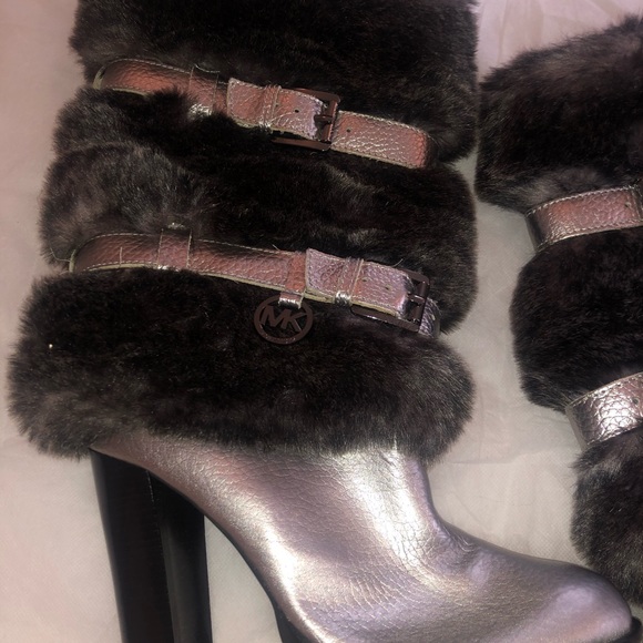 MK Carlie Faux Fur Silver Leather Boots - Picture 1 of 2